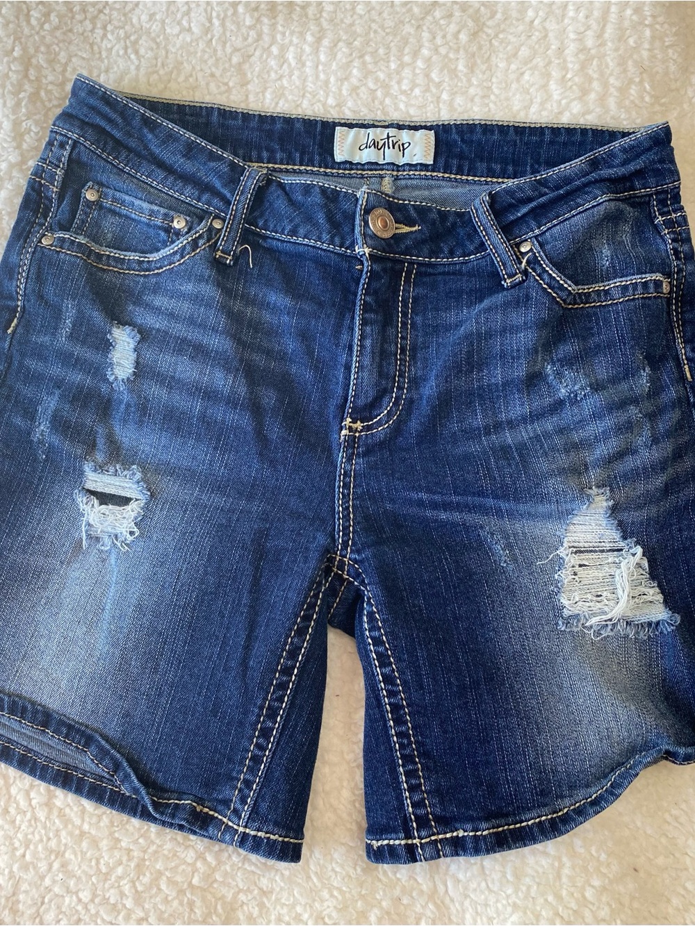 Daytrip Blue Distressed Denim Shorts Size 28